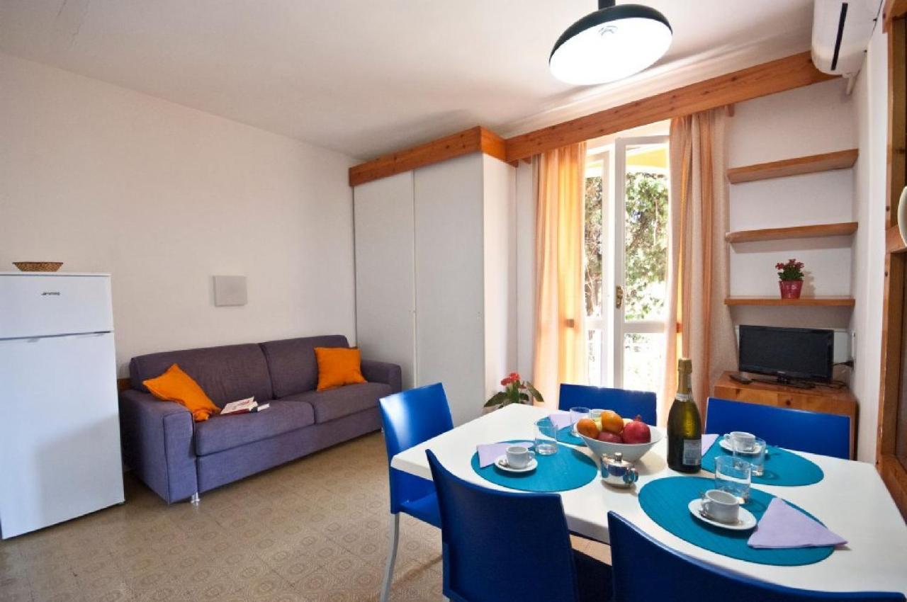Residence Golfo Della לקונה מראה חיצוני תמונה